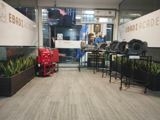 عکس آکادمی عبادی (آموزشگاه خودرو عبادی)