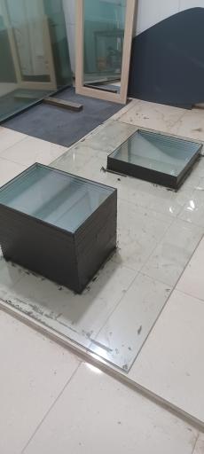 عکس کارگاه شیشه و آینه حسین