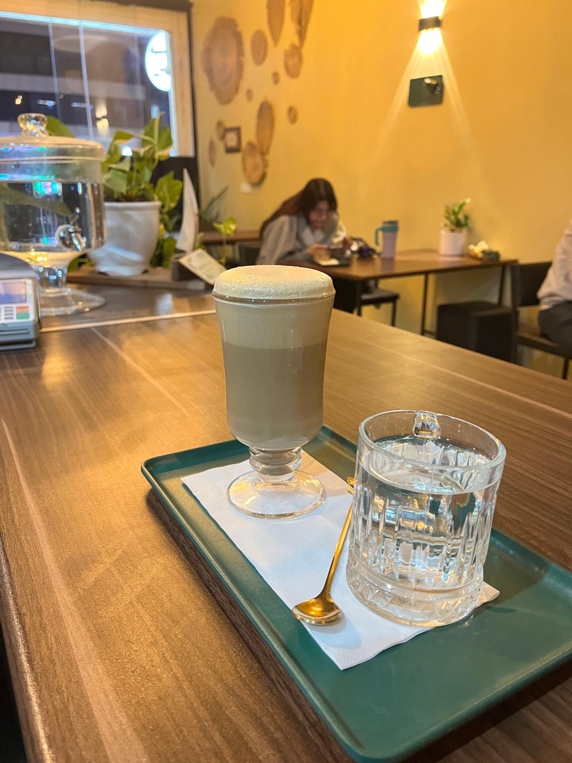 عکس کافه پتوس