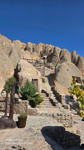 عکس هتل صخره ای لاله کندوان