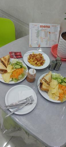 عکس کافه بستنی مادر 