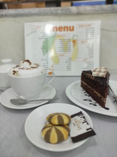 عکس کافه بستنی مادر 