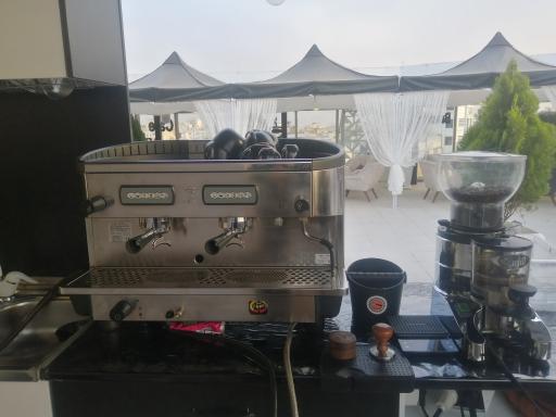 عکس کافه آوا