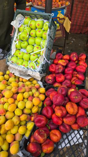 عکس میوه فروشی و تره بار حشمت