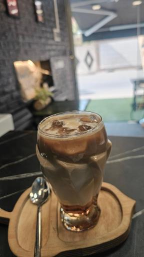 کافه شیروانا 