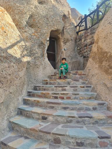 عکس هتل صخره ای لاله کندوان