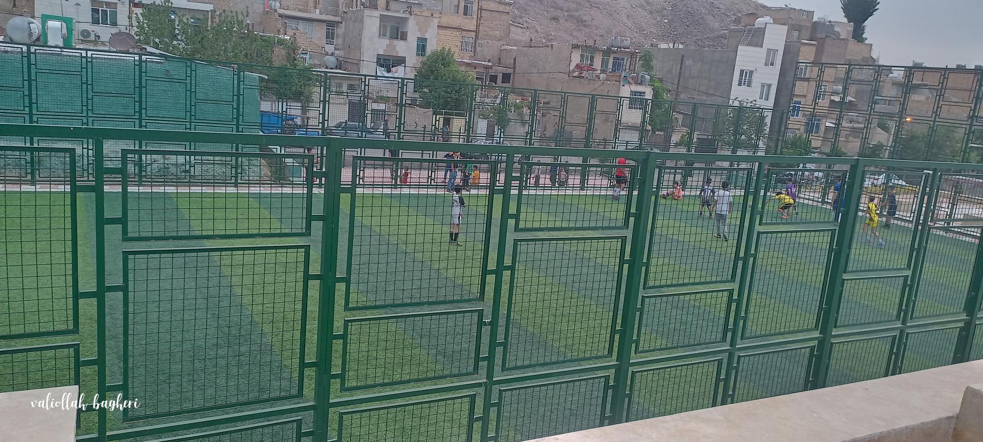 عکس زمین چمن مصنوعی فوتبال بوستان شهید عزیزی