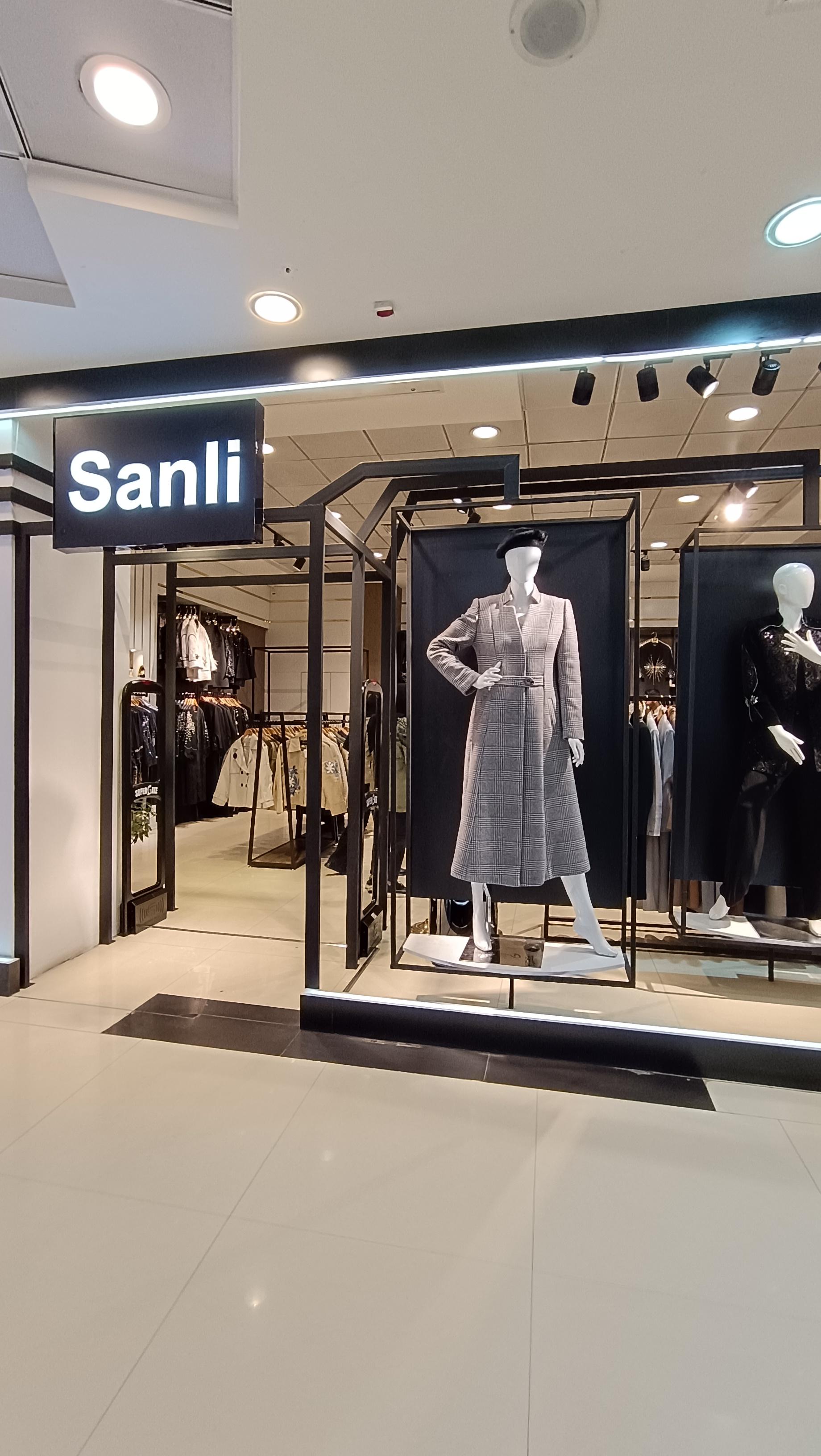 عکس فروشگاه مانتو سانلی 