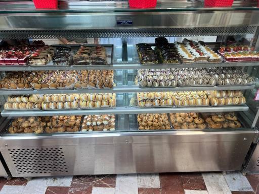 عکس شیرینی روز فرشید