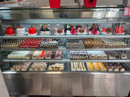 عکس شیرینی روز فرشید