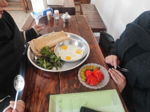 عکس صبحانه و دیزی داش مجید