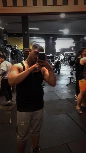 عکس باشگاه بدنسازی ستارگان