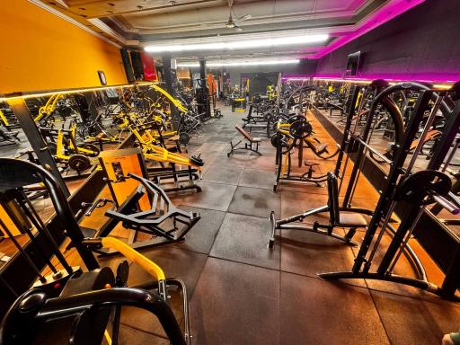 عکس باشگاه بدنسازی ستارگان