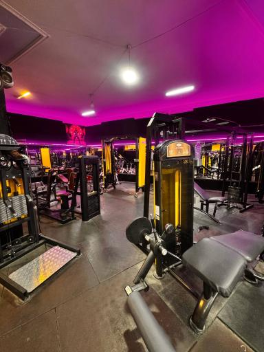 عکس باشگاه بدنسازی ستارگان