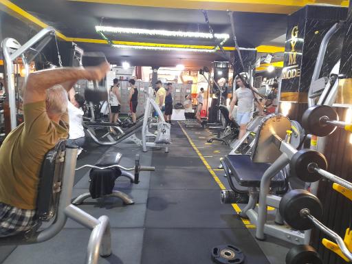 باشگاه بدنسازی ایلیا