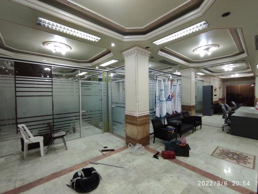 عکس پارتیشن شیشه ای پایا در