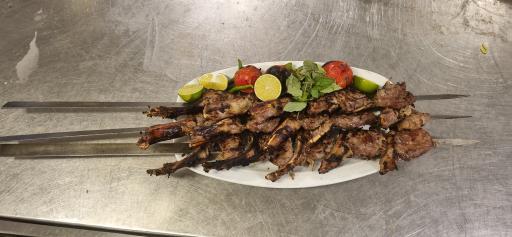 عکس رستوران حاج علی