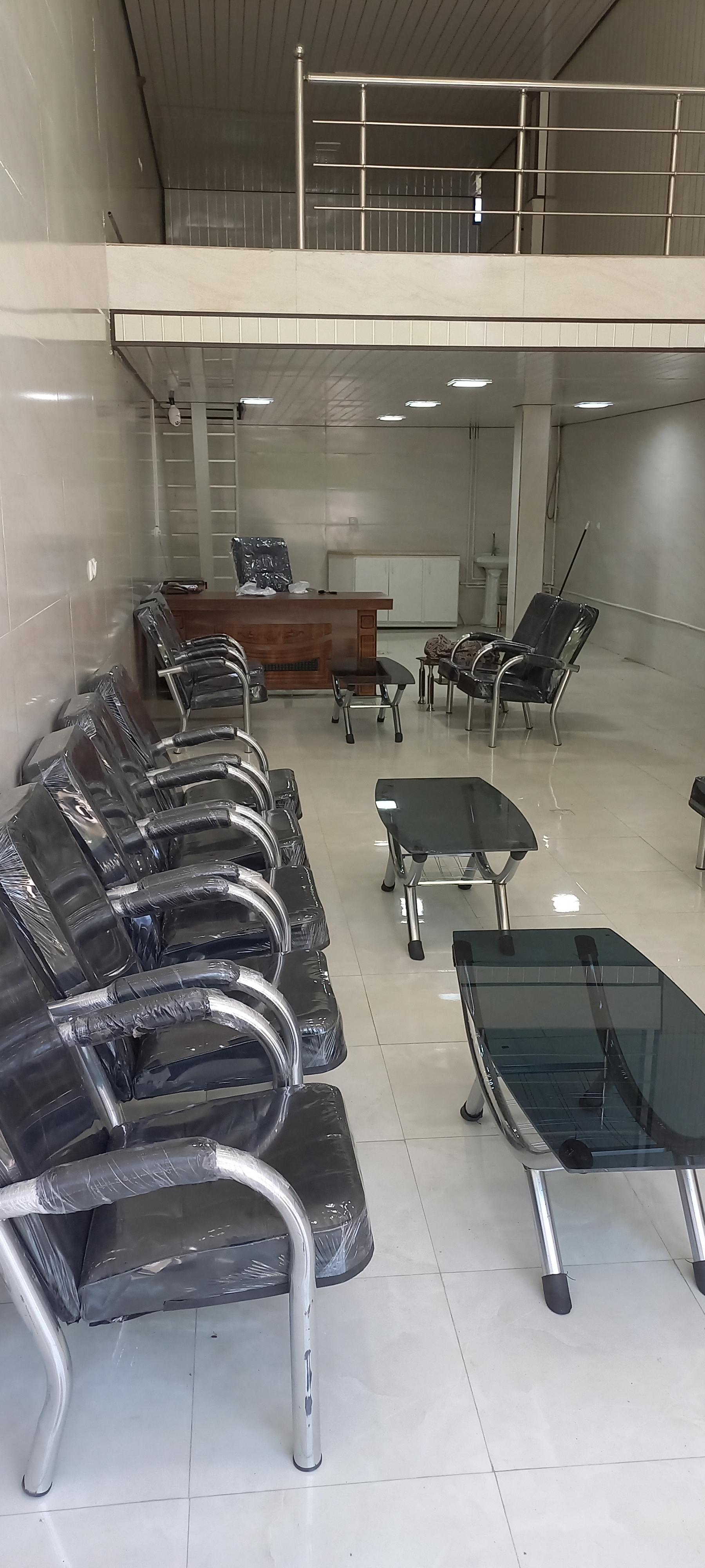 عکس مشاور املاک ال سون