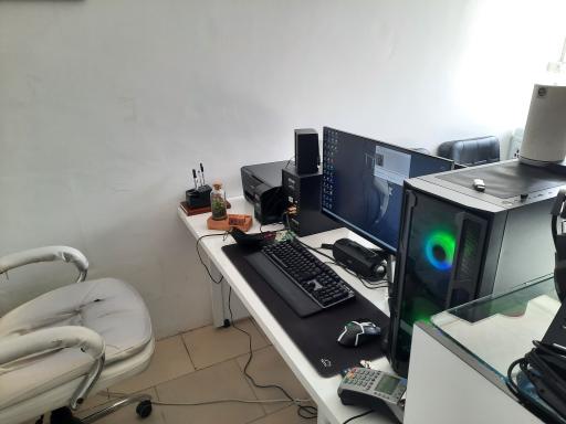 عکس کافی نت و خدمات کامپیوتری ملل