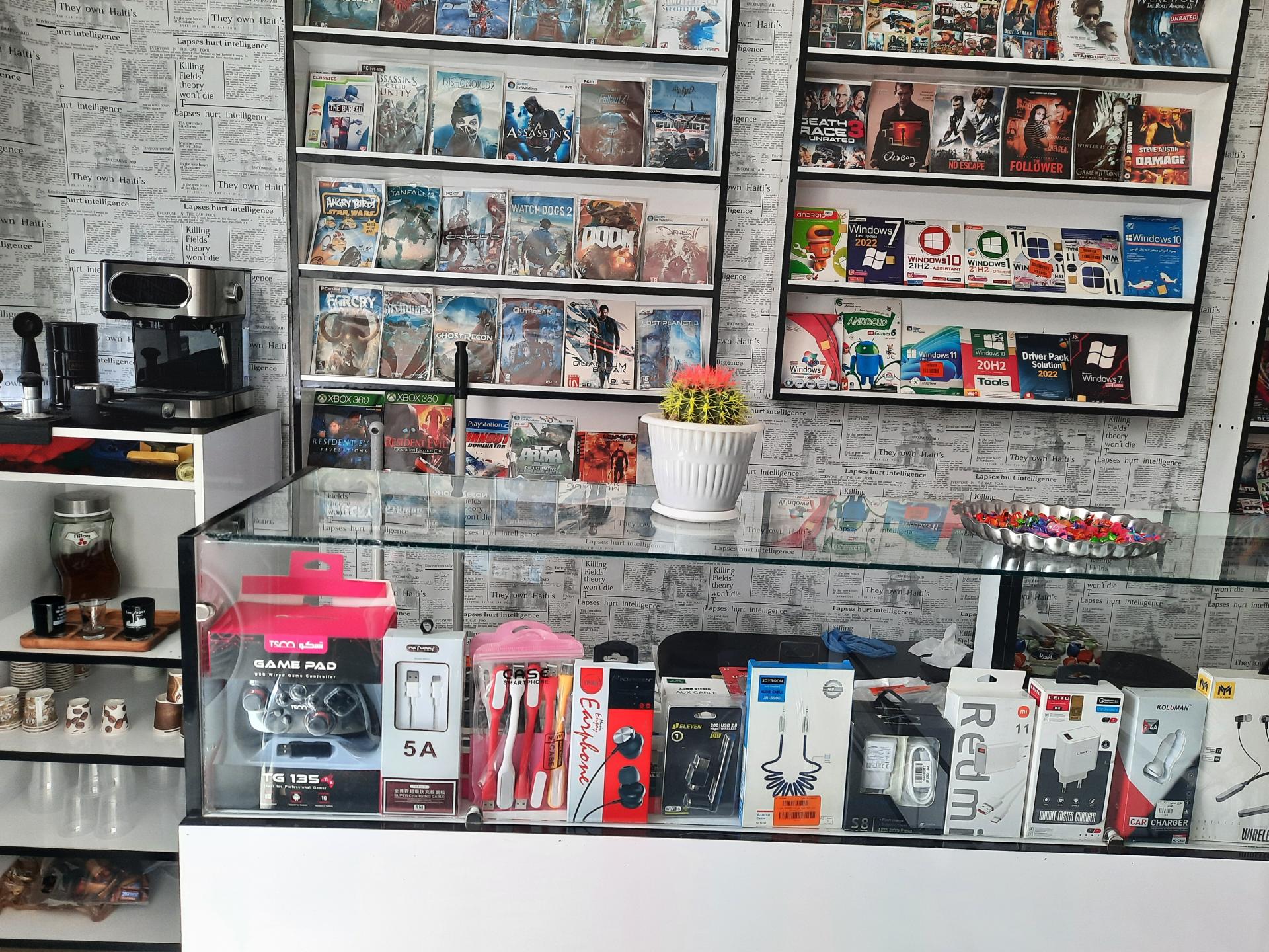 عکس کافینت و خدمات کامپیوتری ملل