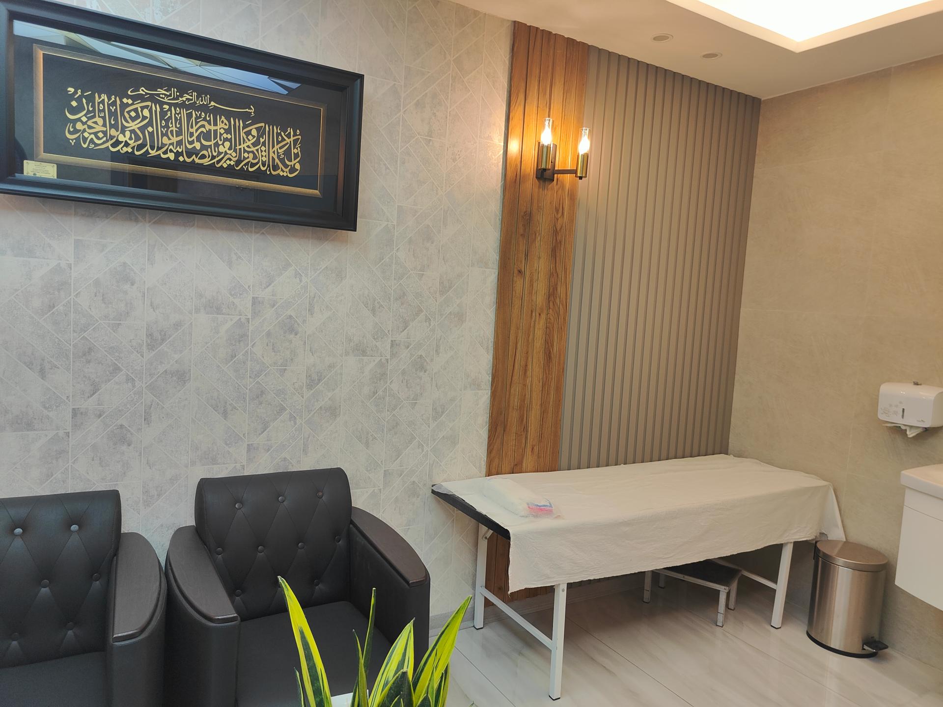 عکس دکتر حمیدرضا همتی