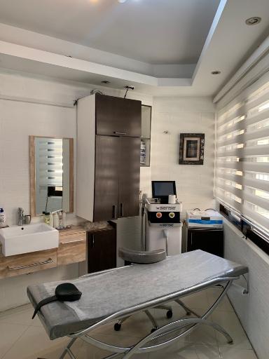 عکس کلینیک زیبایی ارکیده