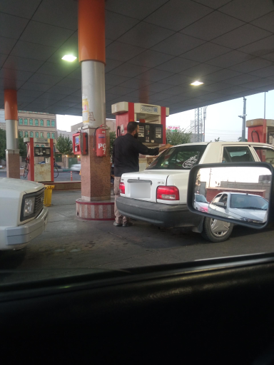 عکس پمپ بنزین شرکت نفت