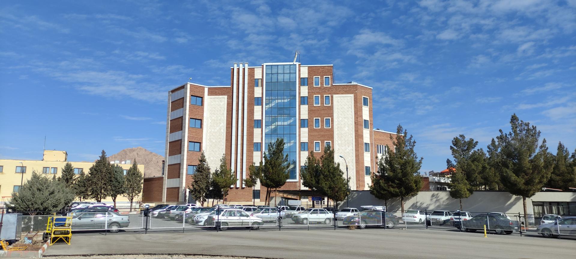 عکس کلینیک تخصصی و فوق تخصصی امام حسین (ع)