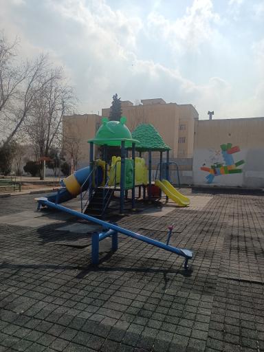 عکس زمین بازی کودکان