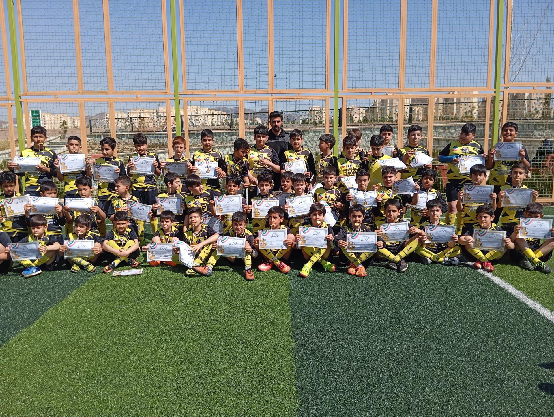 عکس زمین چمن اختصاصی آکادمی سپاهان