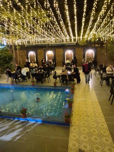 عکس عمارت دیمورا