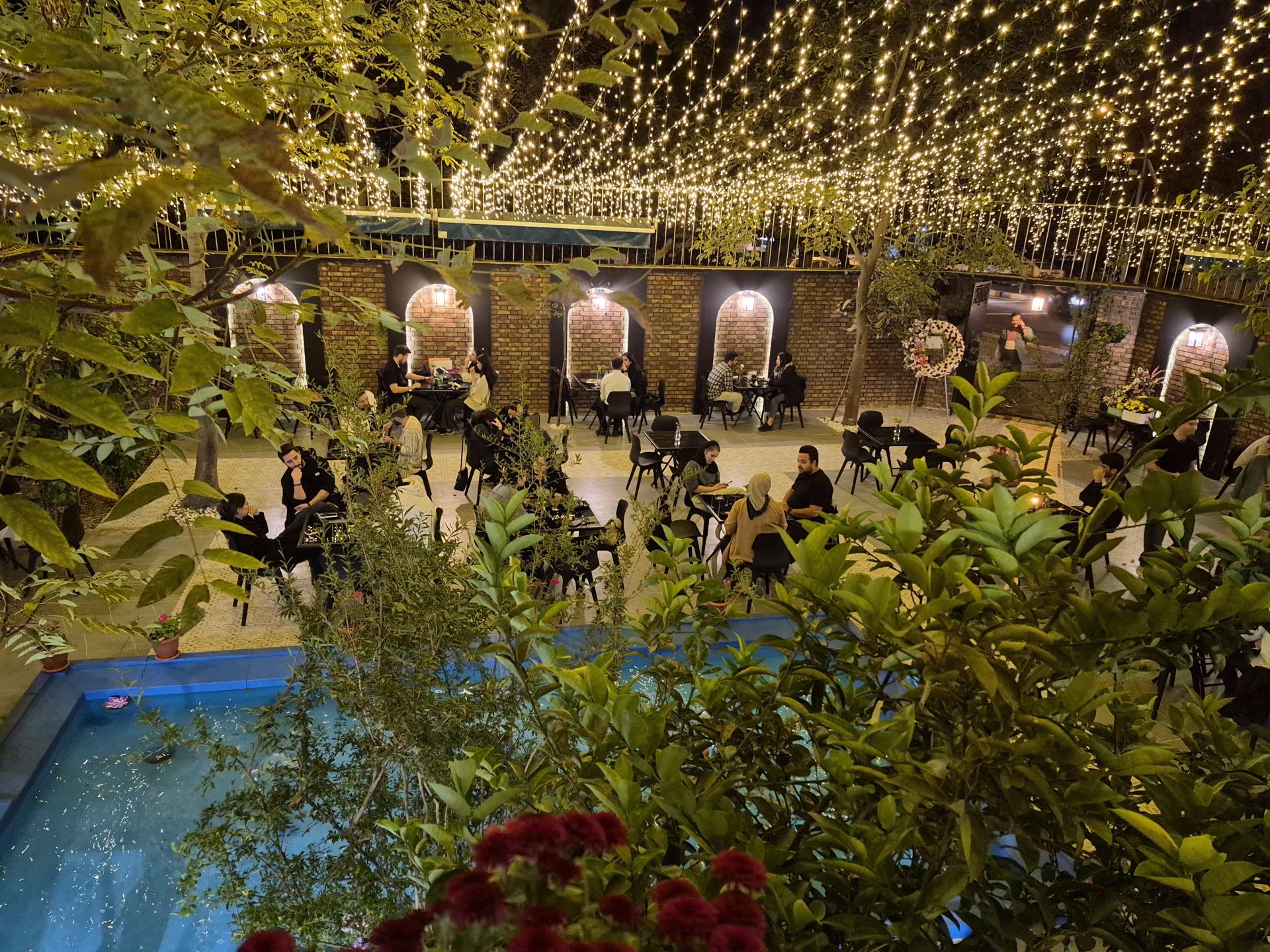 عکس عمارت دیمورا