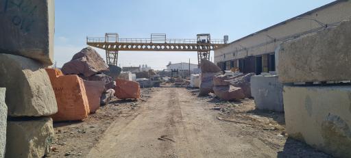 عکس کارخانه زیبا سنگ کویر