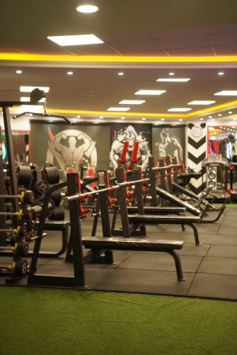 عکس باشگاه بدنسازی اورال