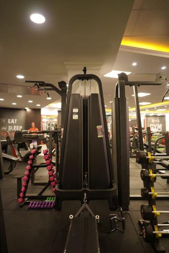 عکس باشگاه بدنسازی اورال