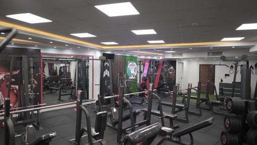 عکس باشگاه بدنسازی اورال