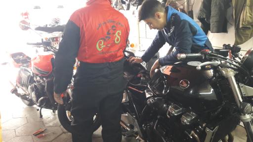 عکس تعمیرگاه فروشگاه موتور سیکلت GSشرافت