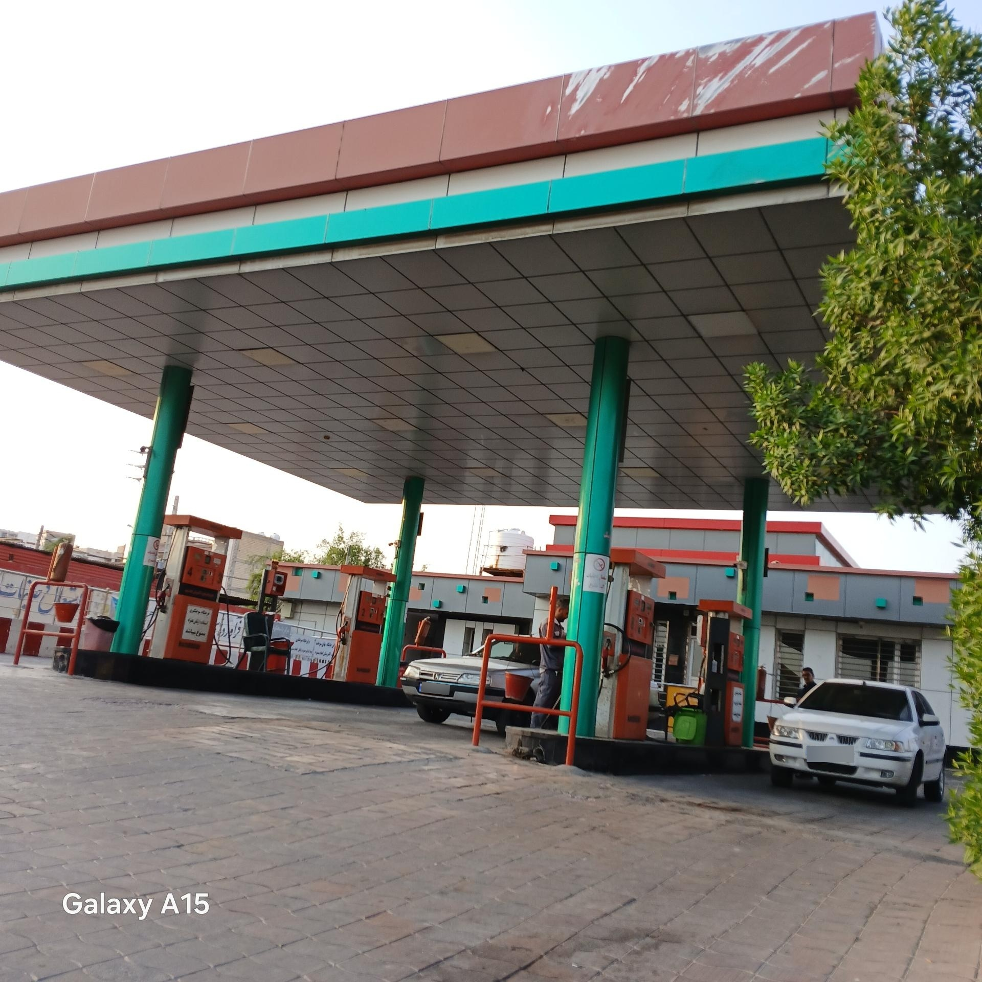 عکس پمپ بنزین کرمیان