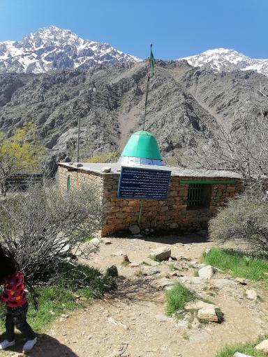 عکس آرامگاه پیرشالیار