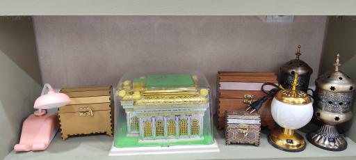 عکس محصولات فرهنگی بنات الصالح 