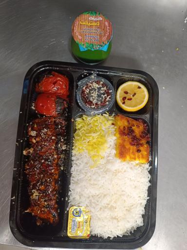 عکس تهیه غذای دستپخت 