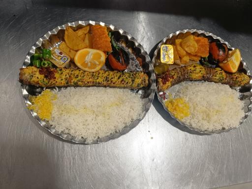 عکس تهیه غذای دستپخت 