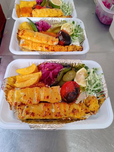 عکس تهیه غذای دستپخت 