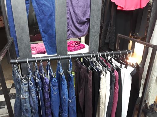 عکس بوتیک گیلانا جین