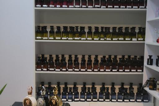 عکس فروشگاه عطر و ادکلنM2