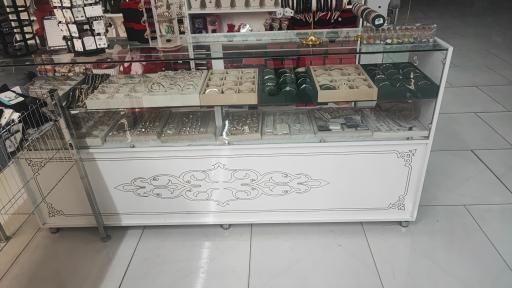 عکس فروشگاه لباس زیر بدلیجات و آرایشی مانلی