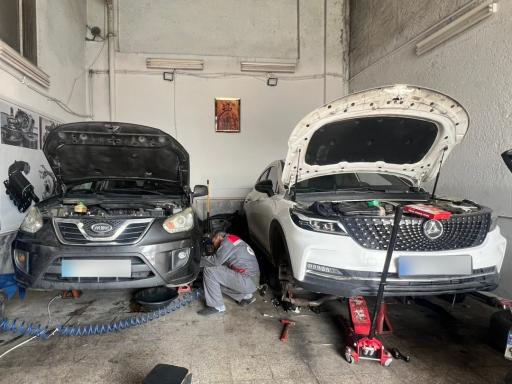 عکس تعمیرگاه خودرو چینی ایرانیان