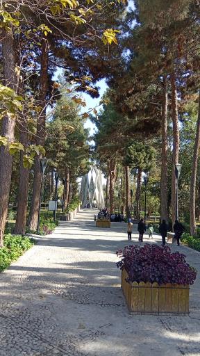 عکس آرامگاه حکیم عمر خیام نیشابوری