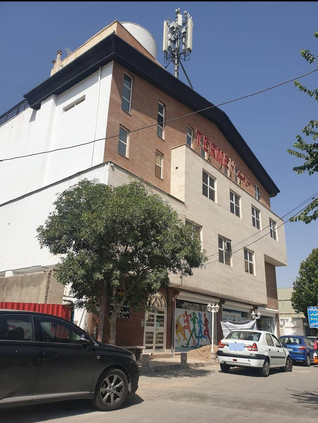 عکس استخر ترمه آرامش کرج