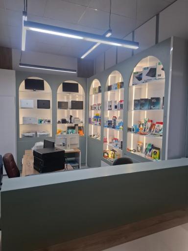 عکس حسابداری و کامپیوتر باور